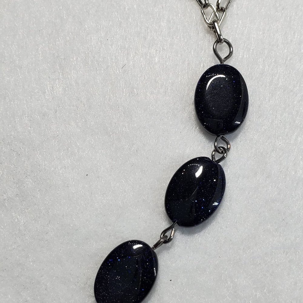 Necklace & Earrings - Picture 4 of 6